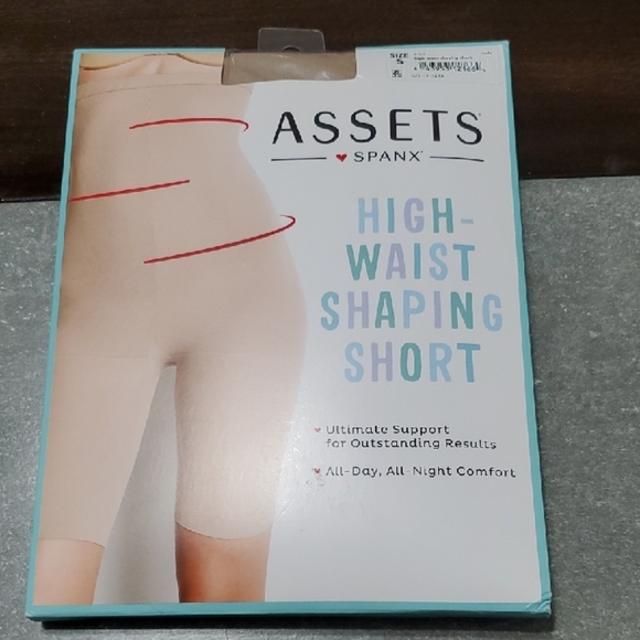 Assets By Spanx Cream Shapewear High-Waist Short - Picture 1 of 6